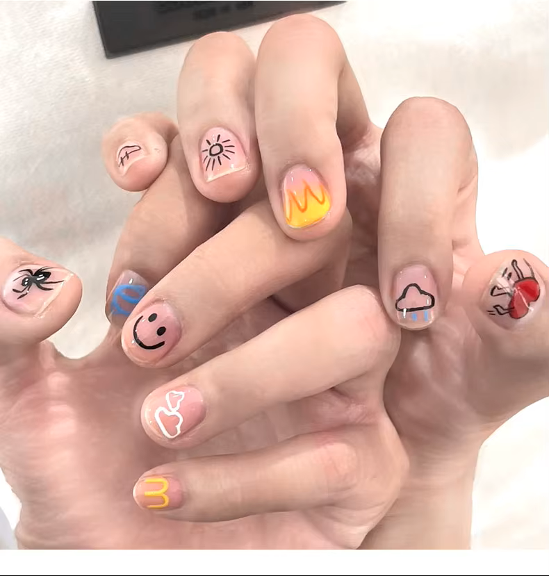 Kreativ Nagel Stift - der Fineliner Nageldesign Stift, der Kinderträume wahr werden lässt.