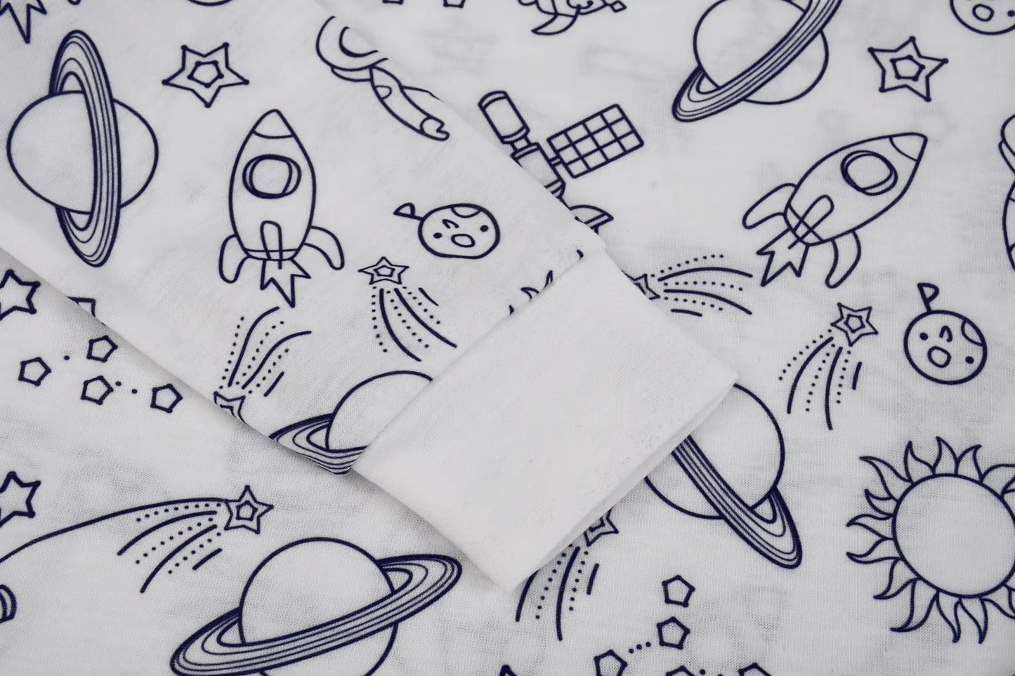 Farbzauber – Pajama: Der Pyjama, den Kinder selbst gestalten und bemalen